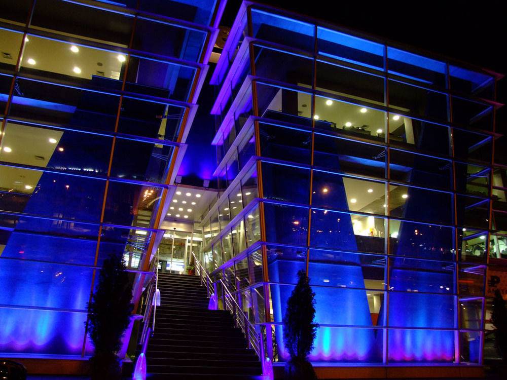 Hotel Metropolitan By Belgrade Arena Buitenkant foto